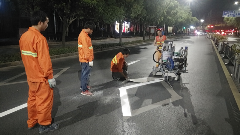 道路交通標線施工現場