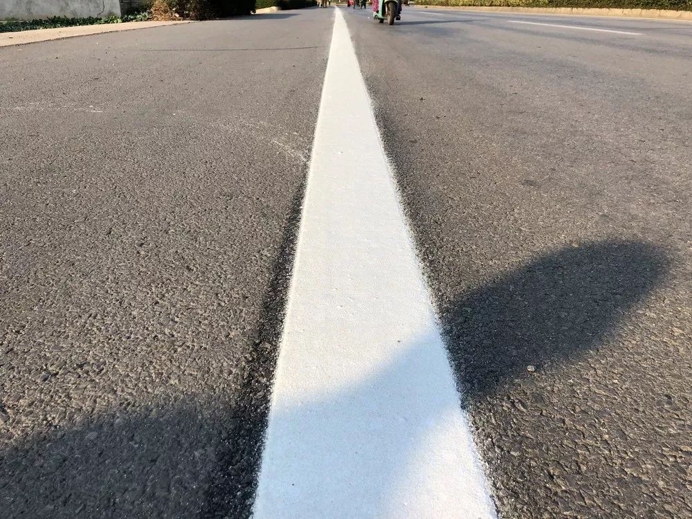   噴涂型熱熔標線