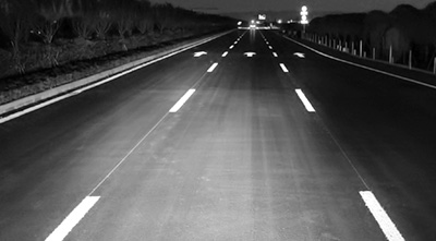 美恩標線解密：雨夜反光標線玻璃微珠