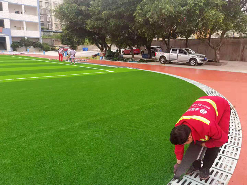 人造草坪球場施工