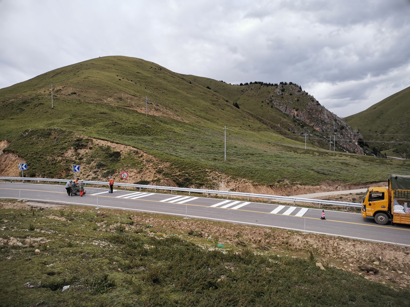 甘孜道路劃線施工