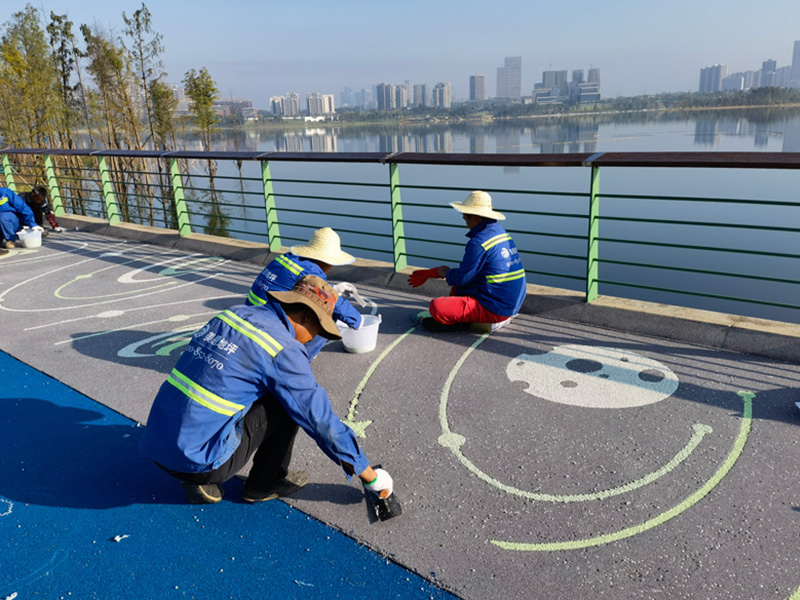 成都興隆湖熒光標線施工