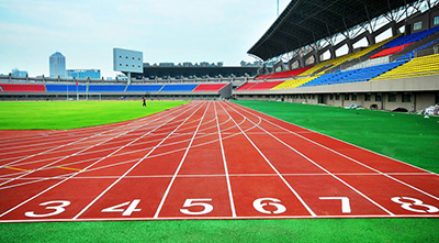 學校塑膠跑道施工基層如何修補？