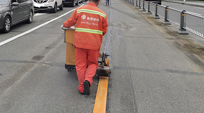 如何驗(yàn)收熱熔標(biāo)線施工質(zhì)量？