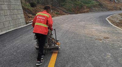 熱熔標線刮涂施工方法解析