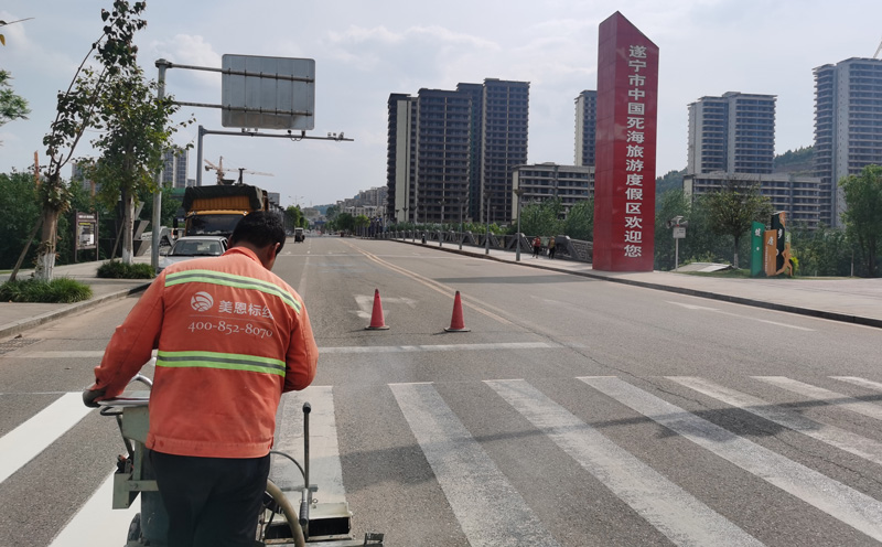 熱熔標(biāo)線施工