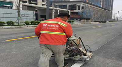 熱熔標線為什么會反光？