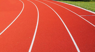 塑膠跑道會褪色嗎？