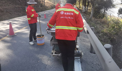 臨時路段如何進行道路劃線？