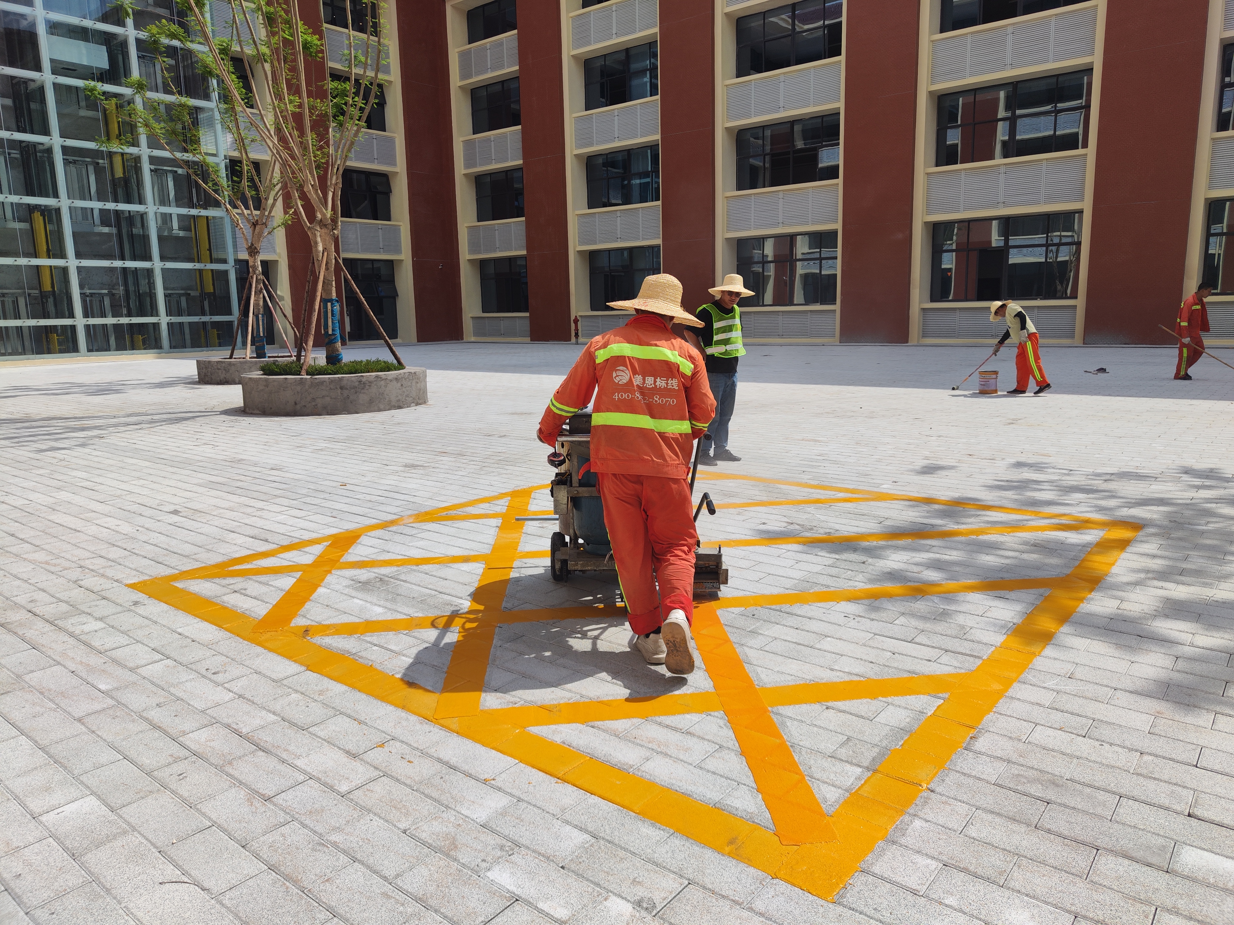 涉密場所標(biāo)線施工有多特殊？從業(yè)者揭秘背后的嚴(yán)苛要求與成本真相